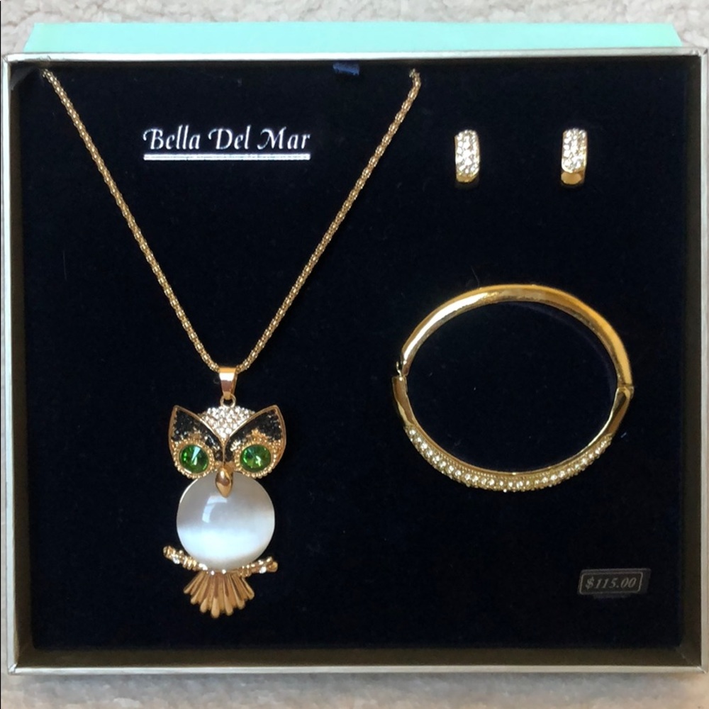 Bella Del Mar Owl Set Necklace bangle and earring